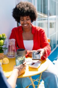 Social Media Side Hustles: What Really Works in 2025